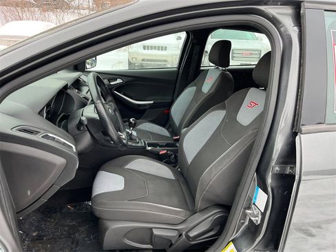 Used 2017 Ford Focus ST image 9