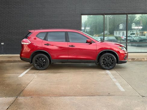 Used 2016 Nissan Rogue S AWD/4WD image 9