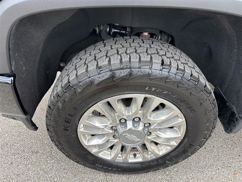 Used 2020 Chevrolet Silverado 2500 High Country w/ Z71 Off-Road Package image 12