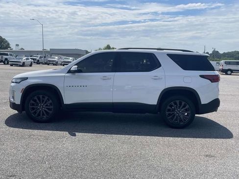 Used 2023 Chevrolet Traverse RS FWD image 7