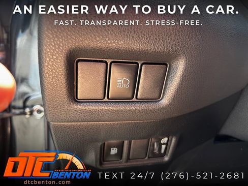 Used 2019 Toyota C-HR LE FWD image 14