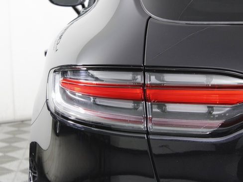 New 2026 Porsche Macan image 12