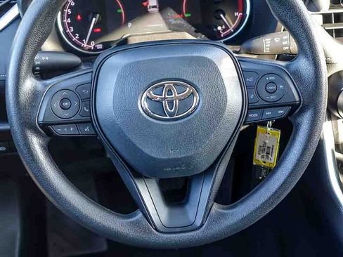 Used 2025 Toyota RAV4 LE AWD/4WD image 16