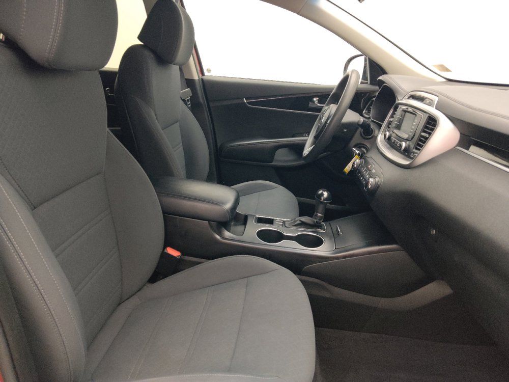 Used 2017 Kia Sorento FWD image 21