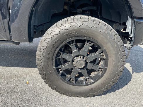 Used 2016 Ford F150 Lariat w/ Equipment Group 502A Luxury AWD/4WD image 11