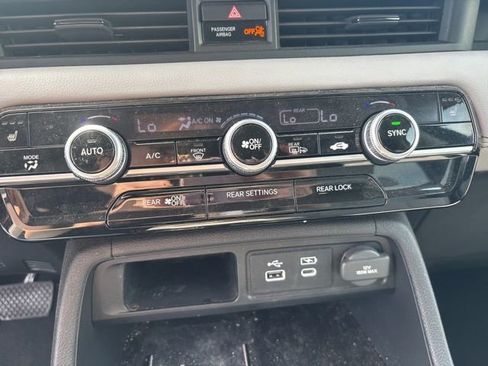 Used 2024 Honda Pilot EX-L image 9