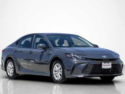 Used 2026 Toyota Camry LE FWD image 7