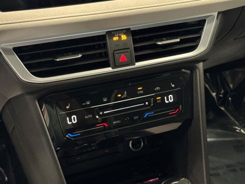 New 2026 Volkswagen Taos SE AWD/4WD image 19