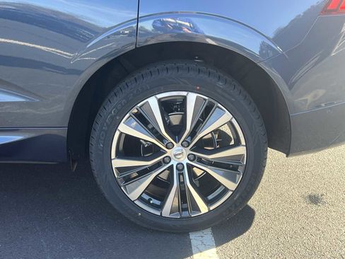 Used 2022 Volvo XC60 B5 Momentum w/ Advanced Package image 30