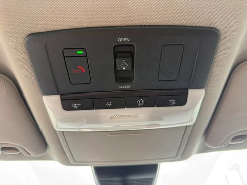 Used 2023 Nissan Altima 2.5 SR w/ SR Premium Package FWD image 26