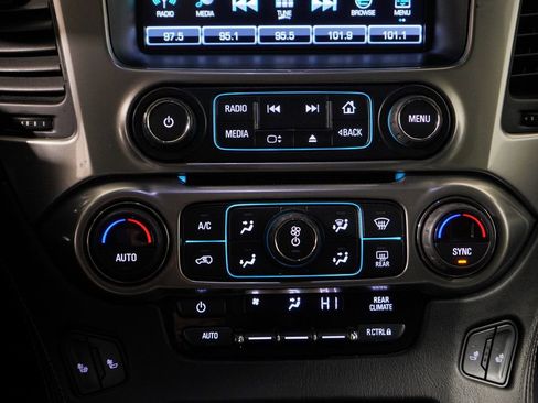 Used 2018 Chevrolet Tahoe LT image 13