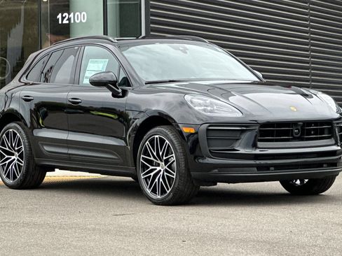Used 2025 Porsche Macan AWD/4WD image 10