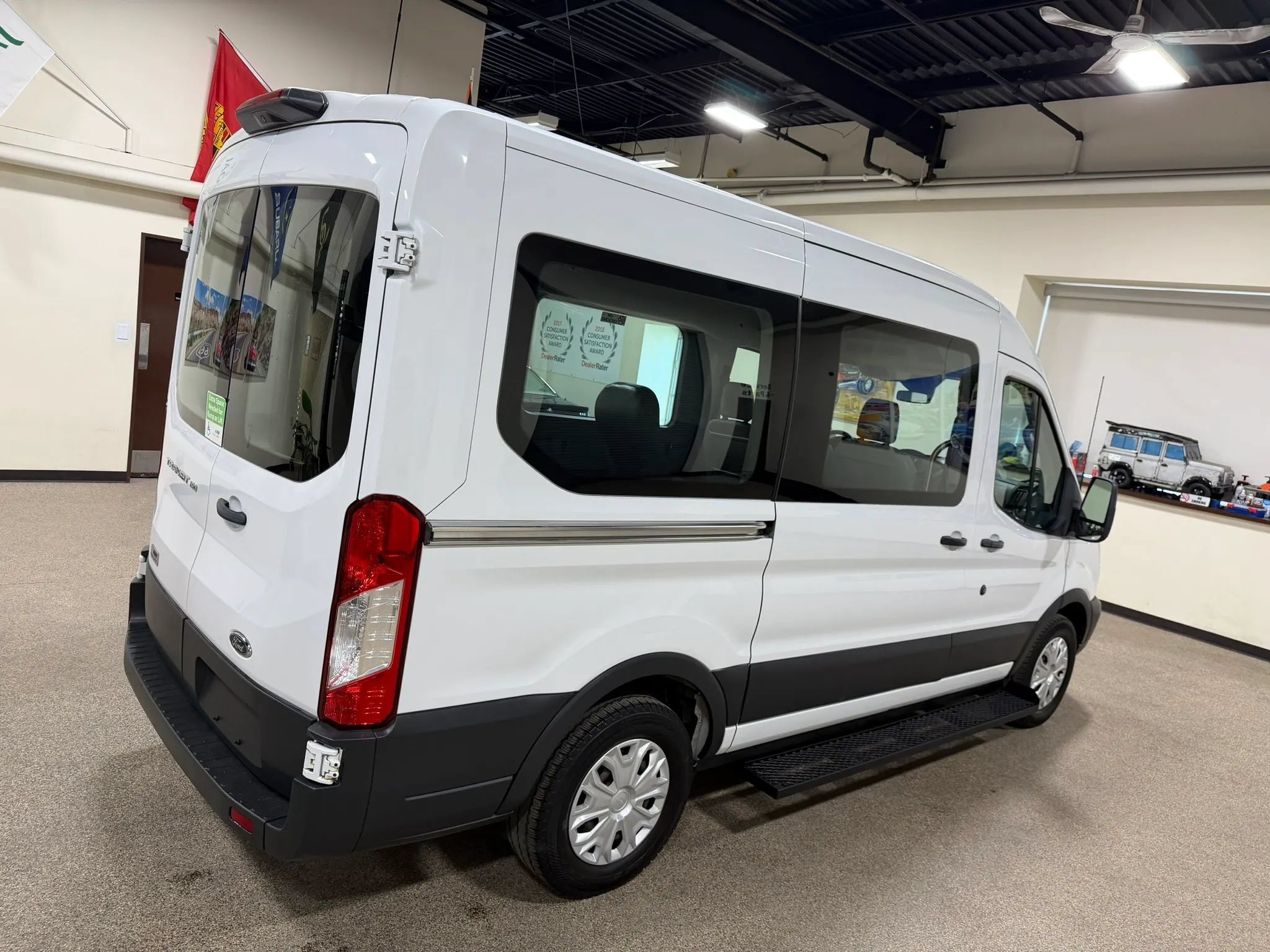 Used 2018 Ford Transit 150 XL RWD image 16