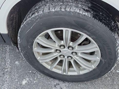 Used 2018 Cadillac XT5 Luxury w/ Driver Awareness Package image 37