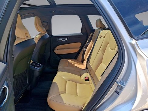 Certified 2024 Volvo XC60 B5 Ultimate w/ Protection Package Premier AWD/4WD image 26