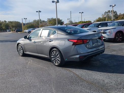Used 2024 Nissan Altima 2.5 SV image 8