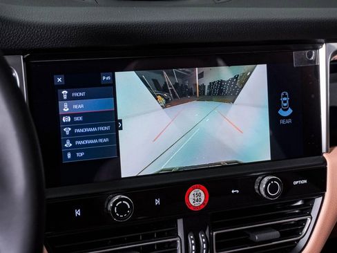 New 2026 Porsche Macan image 23