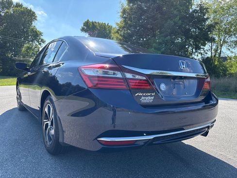 Used 2017 Honda Accord LX image 3