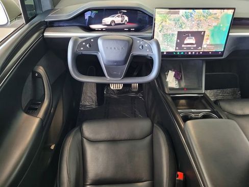 Used 2022 Tesla Model X Plaid image 16