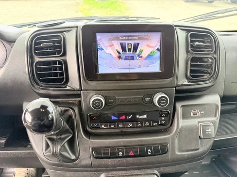 Used 2025 RAM ProMaster 2500 w/ Convenience Group FWD image 14