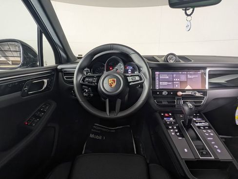 New 2026 Porsche Macan image 21