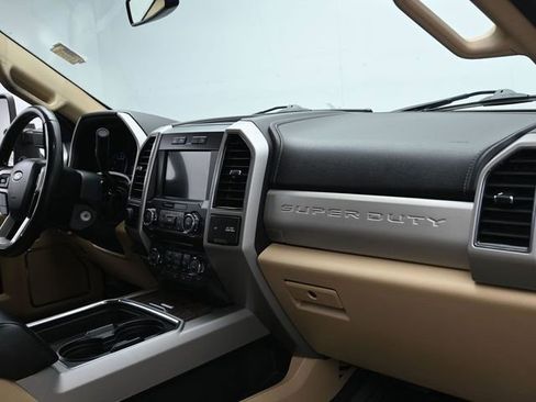 Used 2018 Ford F250 Lariat w/ Chrome Package image 27