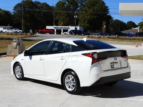 Used 2019 Toyota Prius L Eco image 13