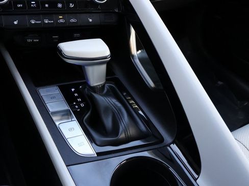 Certified 2022 Hyundai Elantra Limited image 39