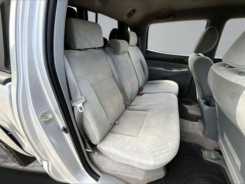 Used 2011 Toyota Tacoma 4x4 Double Cab w/ SR5 Pkg #2 image 26