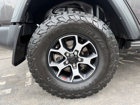 Used 2024 Jeep Wrangler Unlimited Sport AWD/4WD image 11