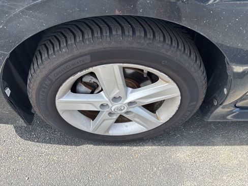 Used 2012 Toyota Camry SE image 11