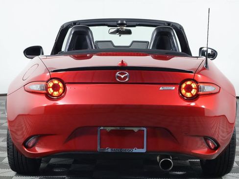 Used 2016 MAZDA MX-5 Miata Club RWD image 6