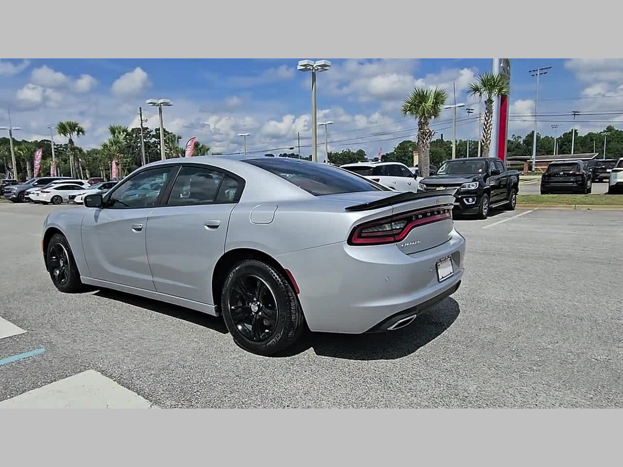 Used 2020 Dodge Charger SXT w/ Driver Convenience Group RWD image 29