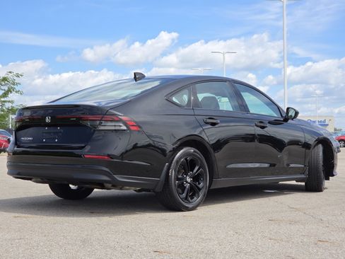 Used 2025 Honda Accord SE image 17