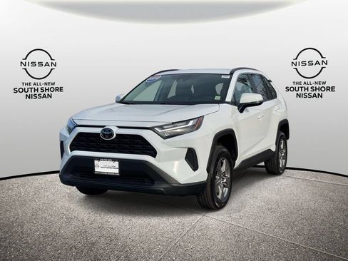 Used 2024 Toyota RAV4 XLE AWD/4WD image 4