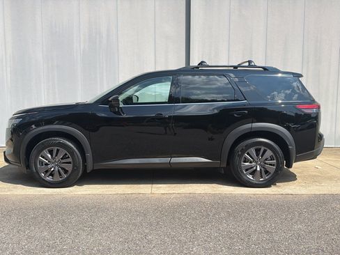 Used 2023 Nissan Pathfinder SV w/ SV Premium Package AWD/4WD image 8