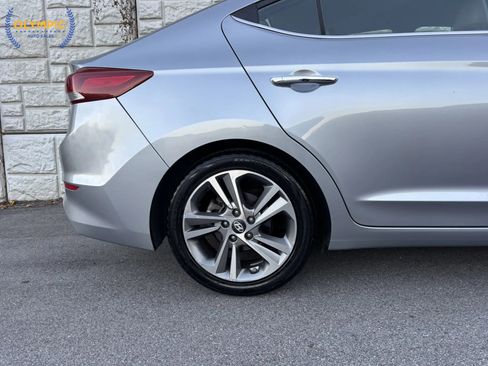 Used 2017 Hyundai Elantra Limited image 12