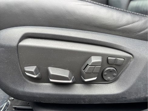 Used 2014 BMW 750i RWD image 18