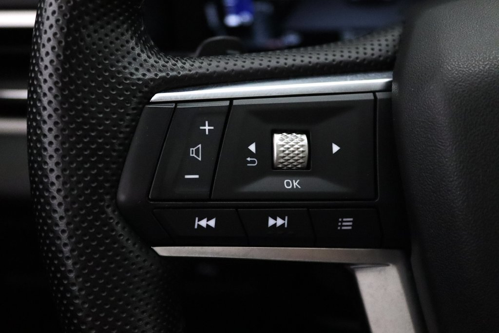 Used 2024 Mitsubishi Outlander SE AWD/4WD image 17