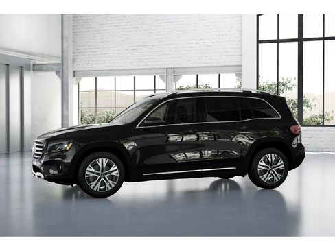 Used 2026 Mercedes-Benz GLB 250 4MATIC image 36