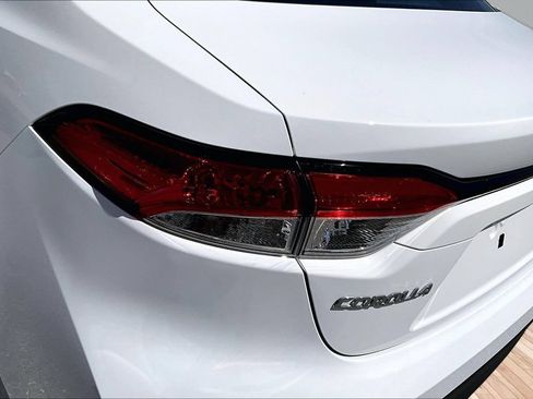 Used 2024 Toyota Corolla LE FWD image 28
