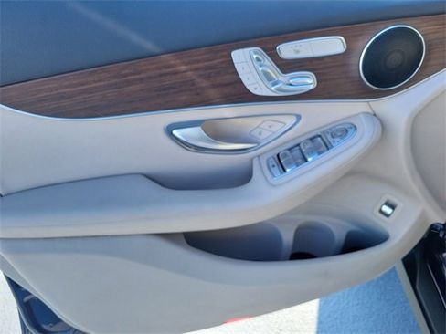 Used 2022 Mercedes-Benz GLC 300 4MATIC w/ Driver Assistance Package image 24