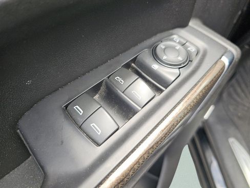 Used 2021 Chevrolet Silverado 1500 LT Trail Boss w/ Convenience Package II AWD/4WD image 31