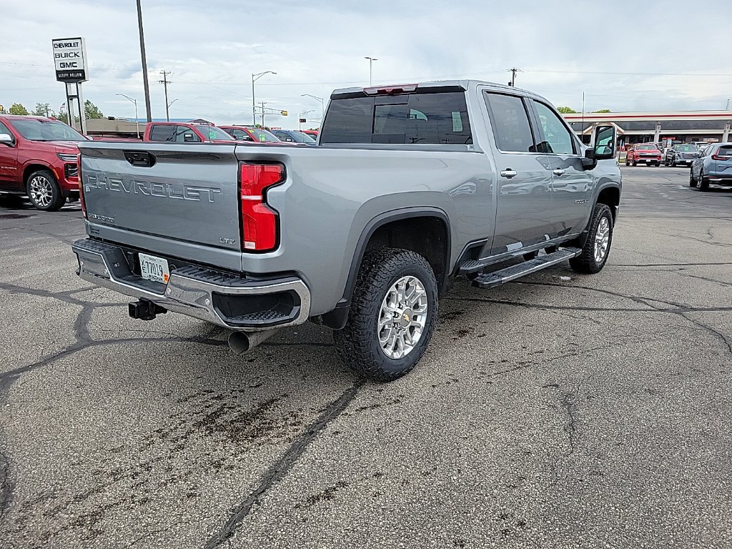 Used 2025 Chevrolet Silverado 2500 LTZ w/ LTZ Convenience Package AWD/4WD image 5