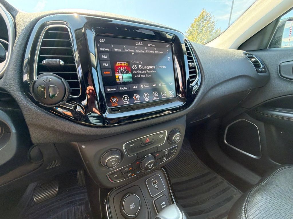 Used 2020 Jeep Compass Limited w/ Luxury Seat Group AWD/4WD image 10