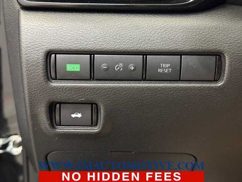 Used 2024 Nissan Sentra SV FWD image 31