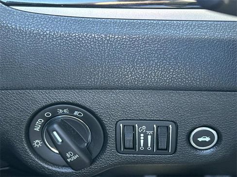 Used 2018 Chrysler 300 S w/ 300S Premium Group image 29