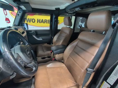 Used 2011 Jeep Wrangler Unlimited Sahara w/ Dual Top Group AWD/4WD image 12