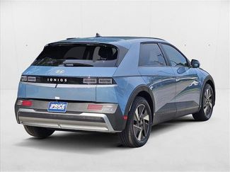 New 2025 Hyundai Ioniq 5 SE video 2