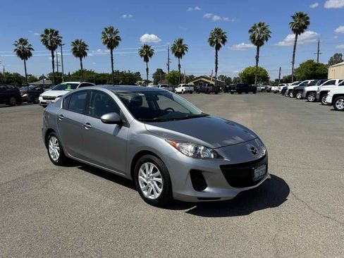 Used 2012 MAZDA MAZDA3 i Touring FWD image 2